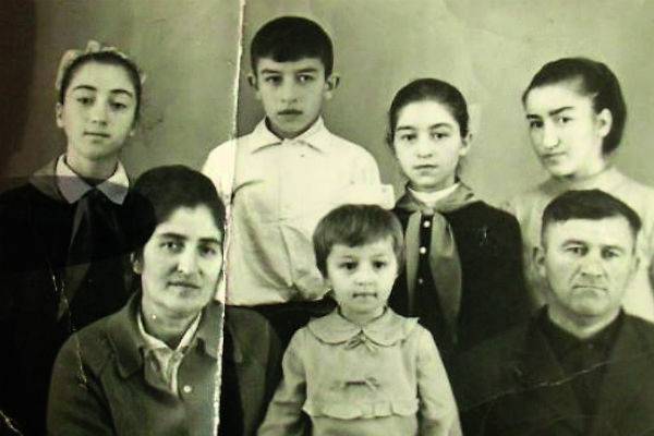 Станислав Черчесов вырос в многодетной семье, 1970-е Станислав Черчесов вырос в многодетной семье, 1970-е