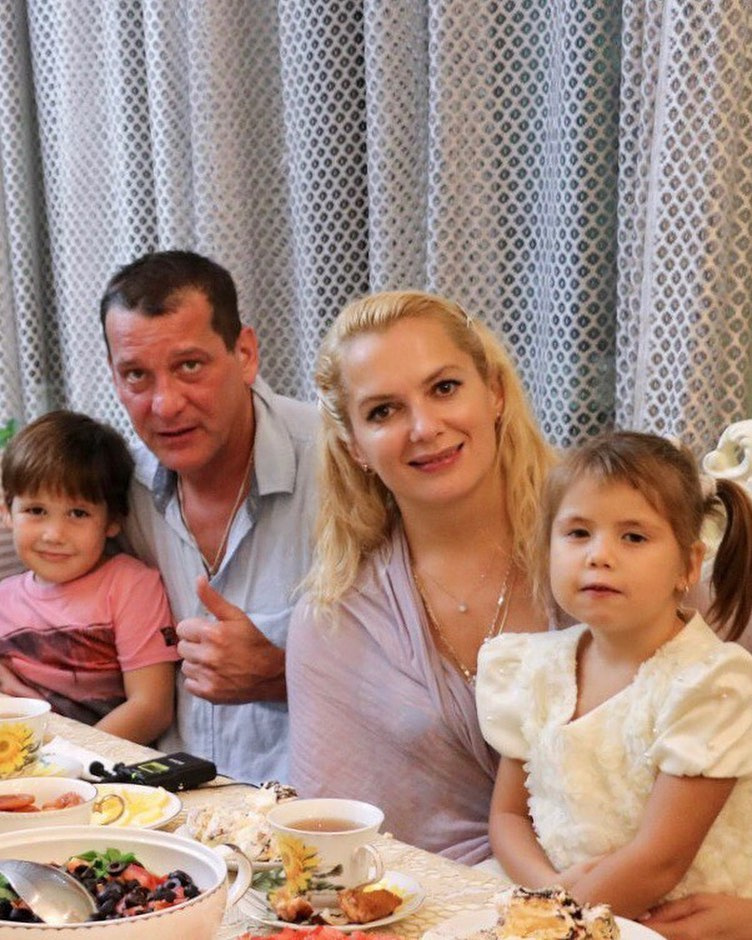 С мария порошина с детьми и мужем фото