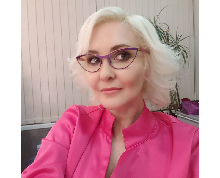 Василиса иногда делает прогнозы для своих близких Василиса иногда делает прогнозы для своих близких