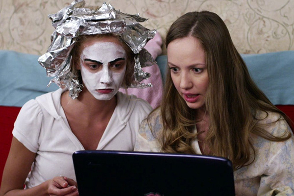 Кадр из сериала «Деффчонки» Кадр из сериала «Деффчонки»