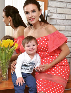 Эвелина Бледанс и ее сын Семен Эвелина Бледанс и ее сын Семен