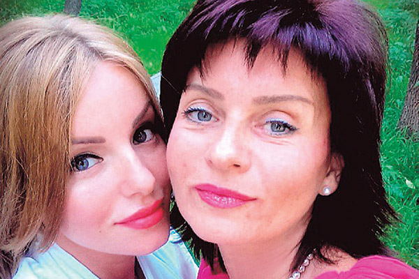 Внешний вид дочери   &ndash; заслуга Ларисы, она   долгое время работала   стилистом