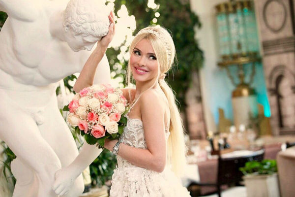 Алена не устает признаваться мужу в любви Алена не устает признаваться мужу в любви