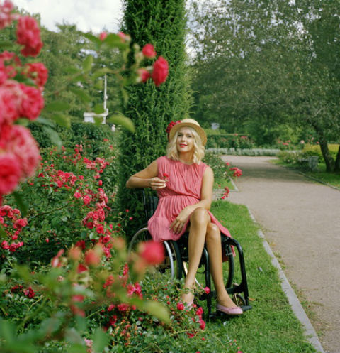 Инна Зайцева. Евгения, Москва. 2015 Из проекта «Энергия Любви». Цифровой отпечаток с авторского негатива Инна Зайцева. Евгения, Москва. 2015 Из проекта «Энергия Любви». Цифровой отпечаток с авторского негатива