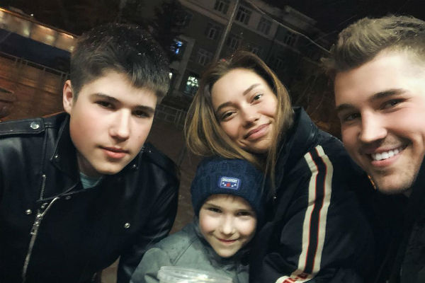 Евгения успела подружиться с братьями Гриценко Евгения успела подружиться с братьями Гриценко