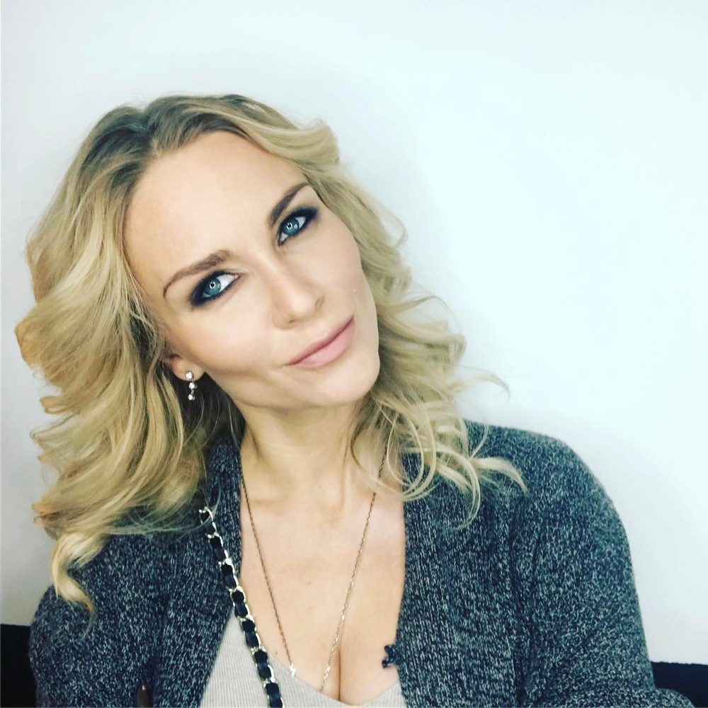 Вика Дайнеко не может определиться с мужчиной Вика Дайнеко не может определиться с мужчиной