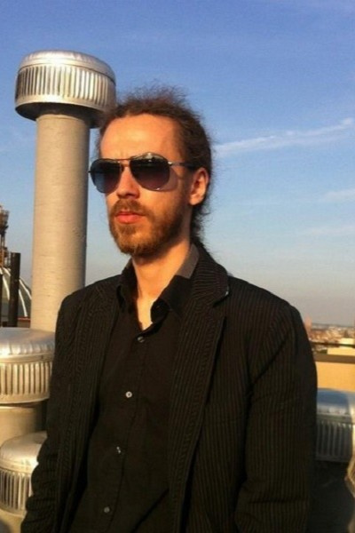 Поклонники и родные скорбят из-за смерти Кирилла Толмацкого Поклонники и родные скорбят из-за смерти Кирилла Толмацкого