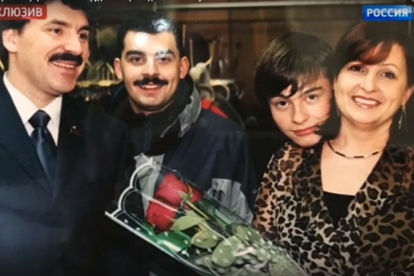 Сыновья не общаются из-за конфликта родителей Сыновья не общаются из-за конфликта родителей