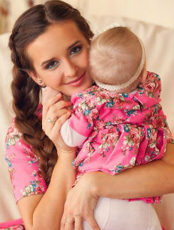 http://n1s1.starhit.ru/fc/e8/e8/fce8e85a7517da60121521d9c04fdeb3/244x323_0_3cdfc3f3a4999dd24e9108e1077fee3b@244x323_0xd42ee430_5213551011425288749.jpeg