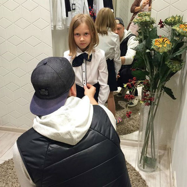 Несмотря на развод, Светлаков продолжает проводить много времени с дочкой Несмотря на развод, Светлаков продолжает проводить много времени с дочкой