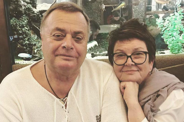 Родители певицы до сих пор не могут смириться с ее смертью Родители певицы до сих пор не могут смириться с ее смертью