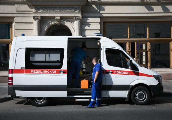 Мать и дочки доставлены в больницу Мать и дочки доставлены в больницу