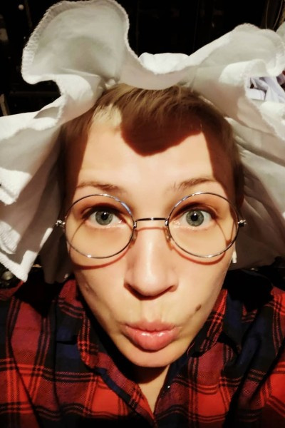 Марина Орел играет в театре Марина Орел играет в театре