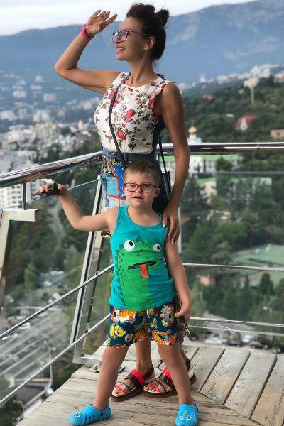Эвелина Бледанс мечтала подарить младшему сыну сестренку Эвелина Бледанс мечтала подарить младшему сыну сестренку