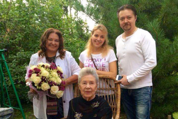 Инна Макарова с семьей Инна Макарова с семьей