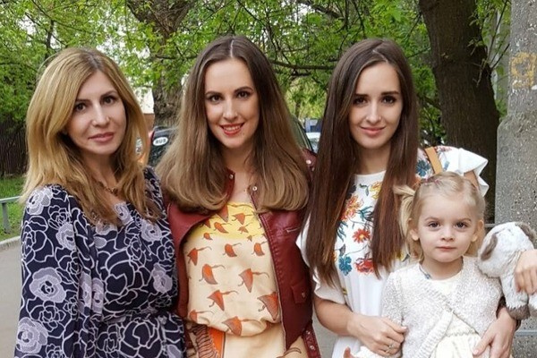 Ирина Агибалова стала звездой телешоу наравне с дочками