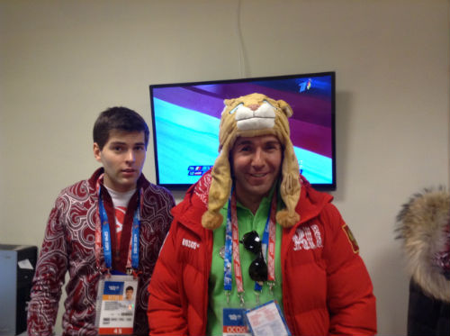 Мой коллега по олимпийскому каналу Дмитрий Борисов остался без шапки