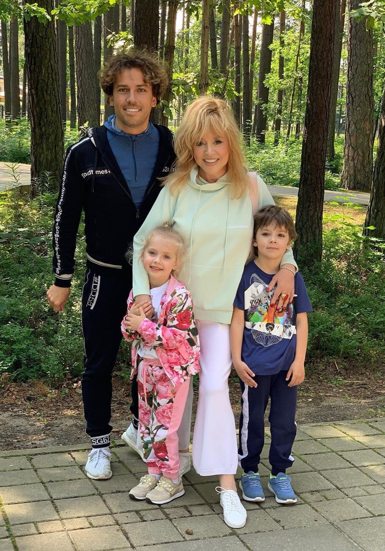 ÐÐ»Ð»Ð° ÐÑÐ³Ð°ÑÐµÐ²Ð°: Â«ÐÐ·-Ð·Ð° ÐºÐ¾Ð½ÑÐµÑÑÐ¾Ð² Ñ Ð¼ÐµÐ½Ñ Ð½Ð¸ÐºÐ¾Ð³Ð´Ð° Ð½Ðµ Ð±ÑÐ»Ð¾ Ð½Ð¾ÑÐ¼Ð°Ð»ÑÐ½Ð¾Ð¹ ÑÐµÐ¼ÑÐ¸Â» |  StarHit.ru