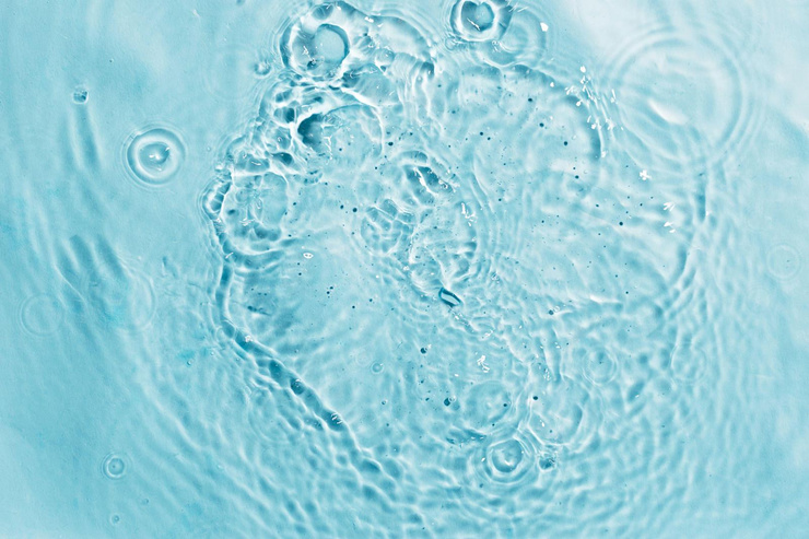 Мицеллярная вода: как не совершить ошибок при использовании и улучшить состояние кожи