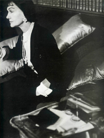 Книга Жюстин Пикарди «Coco Chanel: Легенда и жизнь» открывает новые тайны в жизни загадочной Шанель
