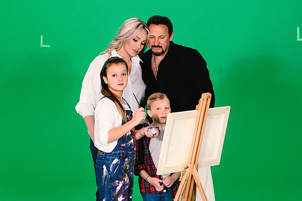 Жена и дочки артиста — в клипе «Наши дети», который он снял вместе с Сергеем Жуковым