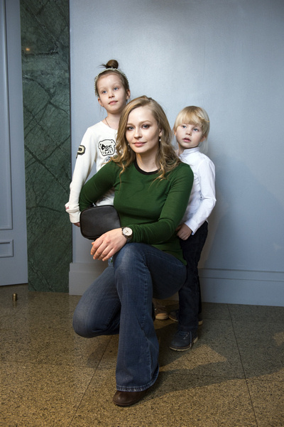 Юлия Пересильд с дочерьми
