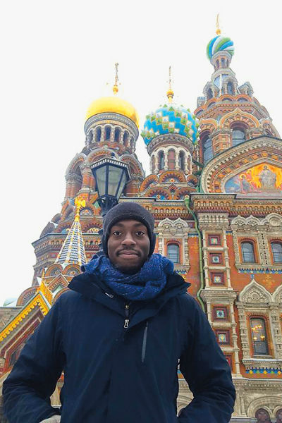 Чейз на фоне Собора Воскресения Христова на Крови в Питере Чейз на фоне Собора Воскресения Христова на Крови в Питере