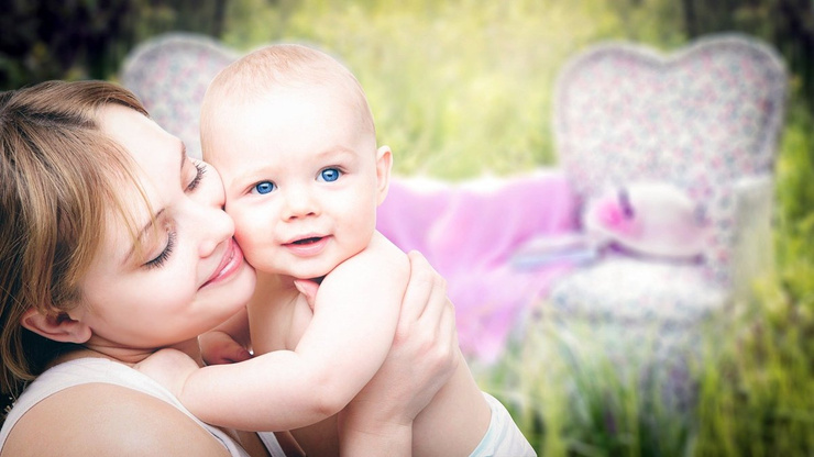 После родов ребенок записывается на биологических родителей с согласия суррогатной матери