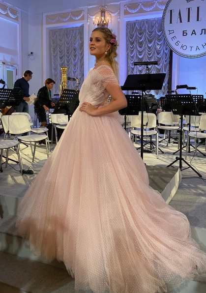 В этом году Устинья снова украсила собой бал Tatler В этом году Устинья снова украсила собой бал Tatler