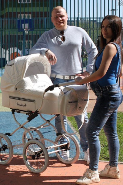 Сергей и его жена станут родителями в августе Сергей и его жена станут родителями в августе