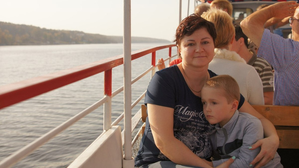 Дмитрий часто публикует архивные фото с женой и сыном
