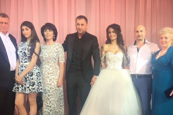 Александр Липовой и Александра Кабаева с родителями и родственниками
