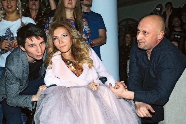 Алексей Таран привык, что такие звезды, как Гоша Куценко, стоят перед его женой на коленях