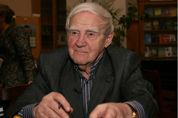 Гранин - обладатель Государственной премии Гранин - обладатель Государственной премии