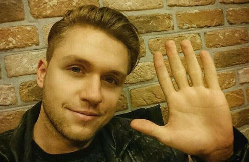 Влад Соколовский не попал на самолет Влад Соколовский не попал на самолет