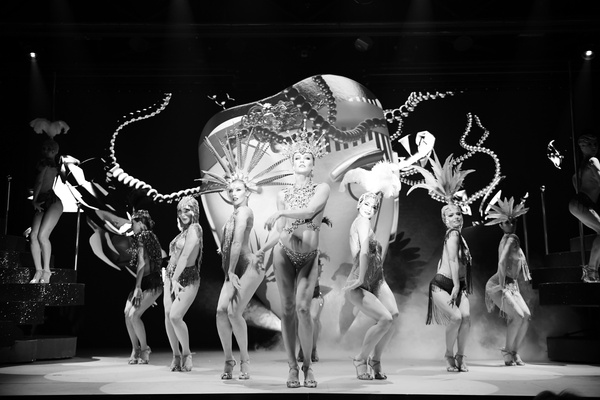 Шоу «What women want» — это симбиоз французского кабаре и танцевального театра Шоу «What women want» — это симбиоз французского кабаре и танцевального театра