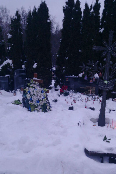Могила Влада Галкина этой зимой