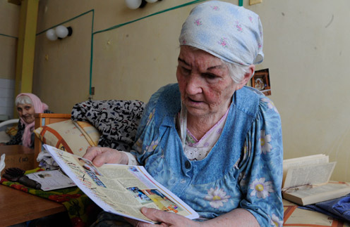 Антонина Ивановна очень обрадовалась прошлогодней статье из "СтарХита", где мы писали о ней и ее соседях по дому престарелых Антонина Ивановна очень обрадовалась прошлогодней статье из "СтарХита", где мы писали о ней и ее соседях по дому престарелых