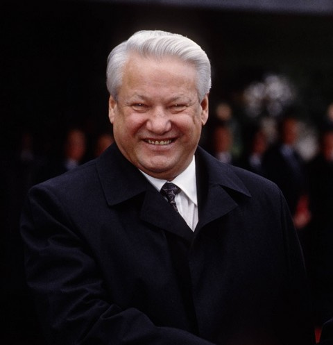 «Абрамович стоял ко мне в очереди» – сколько зарабатывал личный фотограф Бориса Ельцина 