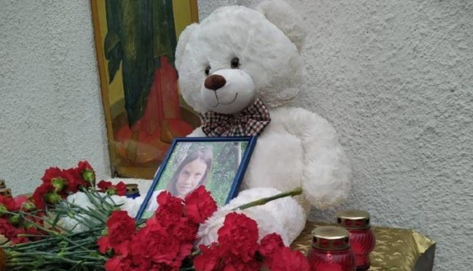 Убитую восьмилетнюю девочку похоронили в Южно-Сахалинске