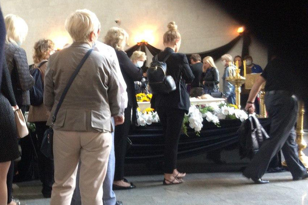 Подозреваемому в убийстве мужу Валентины Легкоступовой запретили присутствовать на ее погребении