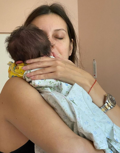 Лена родила второго сына Лена родила второго сына