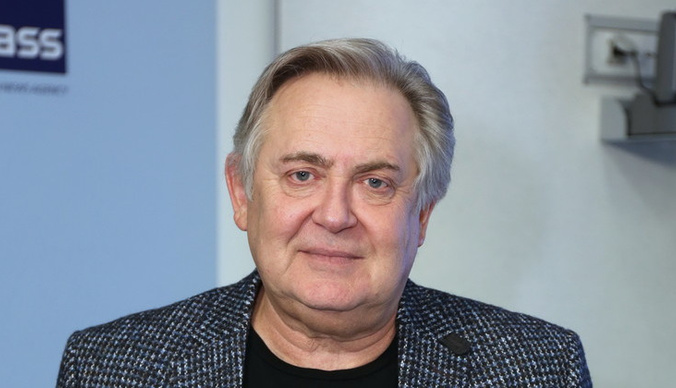 Юрий Стоянов признался, что использовал связи матери