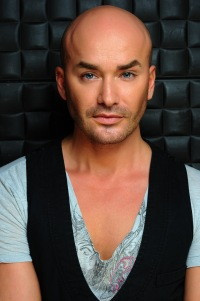 Владимир Калинчев, официальный визажист Max Factor Владимир Калинчев, официальный визажист Max Factor