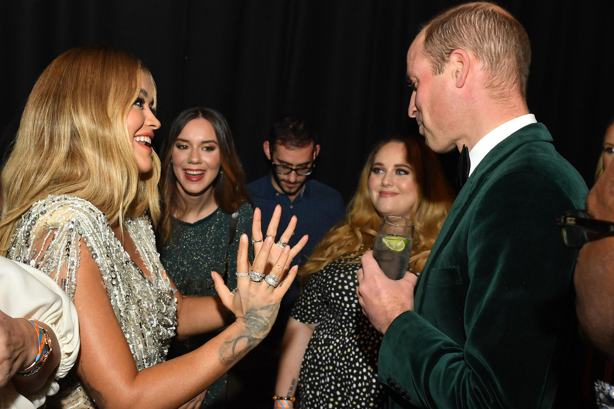 Рита Ора не комментировала слухи о романе с принцем