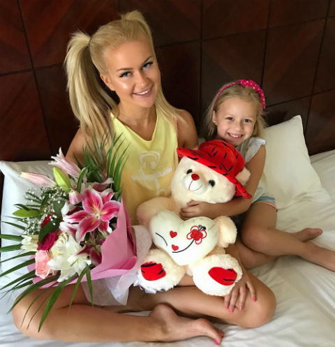 Марина Африкантова с дочерью Андрея Чуева Марина Африкантова с дочерью Андрея Чуева