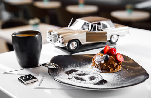 Стиль жизни: Открытие Mercedes-Benz Café – фото №1