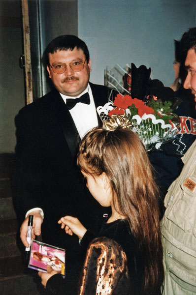 Михаил Круг после концерта, 1999 год