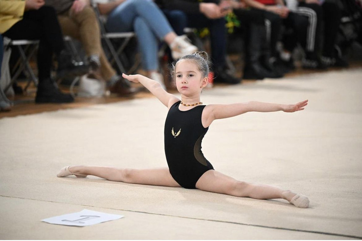 Дочь Виктории всерьез занимается художественной гимнастикой