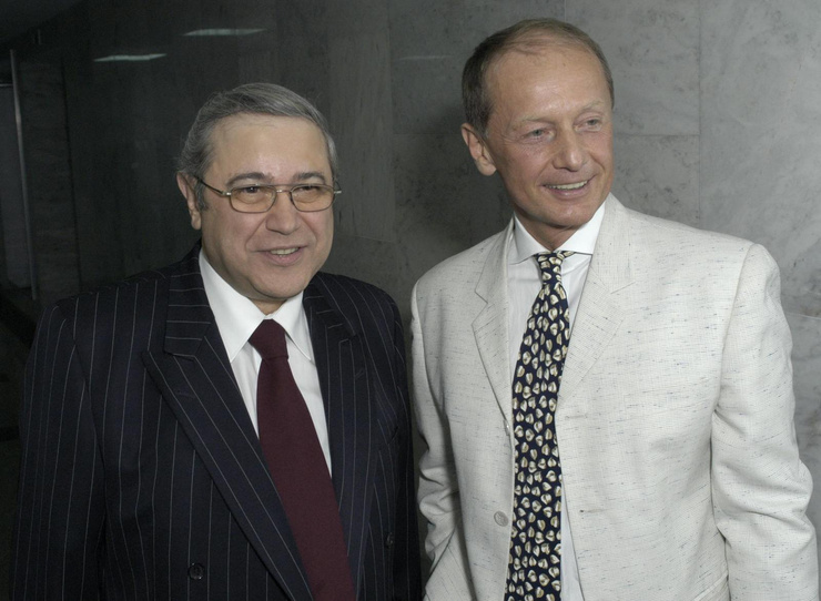 Евгений Петросян и Михаил Задорнов были одними из первых резидентов передачи